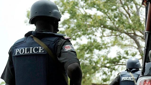 Police Operatives Neutralize Armed Robbery Gang Leader, Arrest Three Others in Oyo