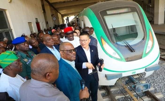Breaking: FG To Offer Nigerians 2 Months Free Rides On Abuja Light Rail Wike speaks o Abuja light rail