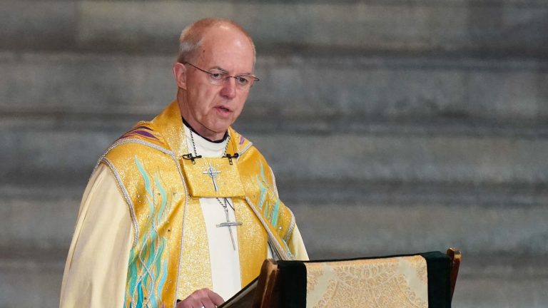 justin-welby resigns